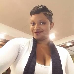 Meet your Posher, Monique